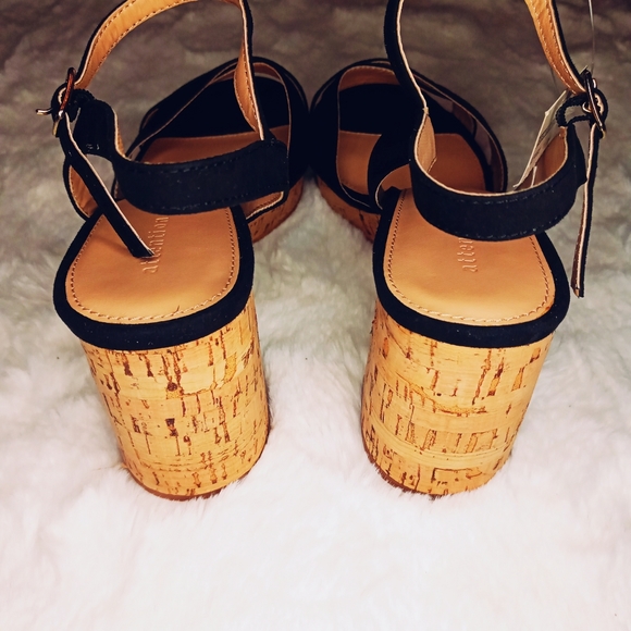 NEW STRAPPY BLACK BLOCK SANDALS - Picture 5 of 7
